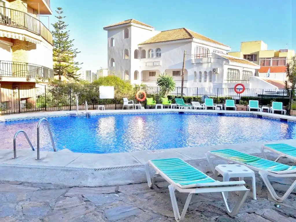 Piscina de Estudio en venta en Benalmádena con Aire acondicionado, Calefacción y Terraza