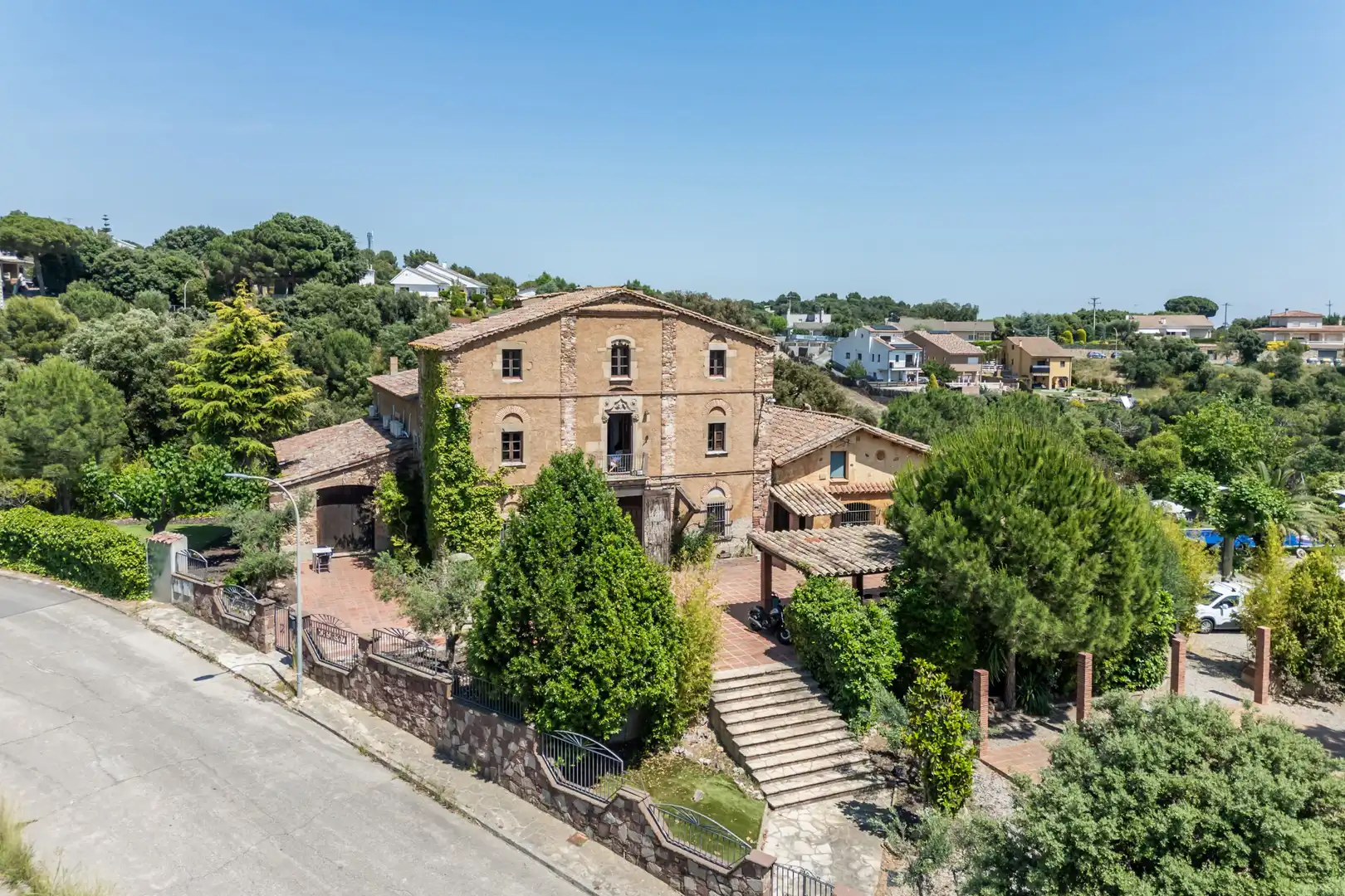 Vista exterior de Casa o xalet en venda en Bigues i Riells del Fai amb Aire condicionat, Calefacció i Jardí privat