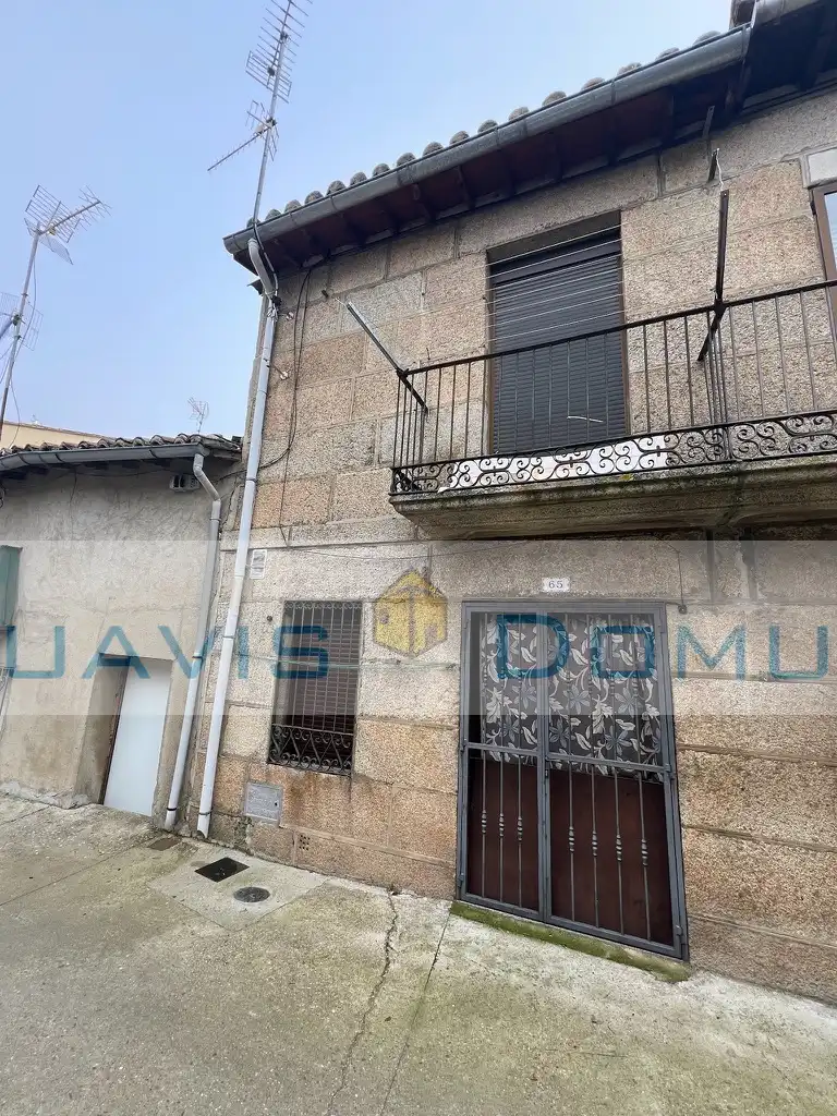 Vista exterior de Casa o xalet en venda en Fermoselle amb Calefacció, Moblat i Forn