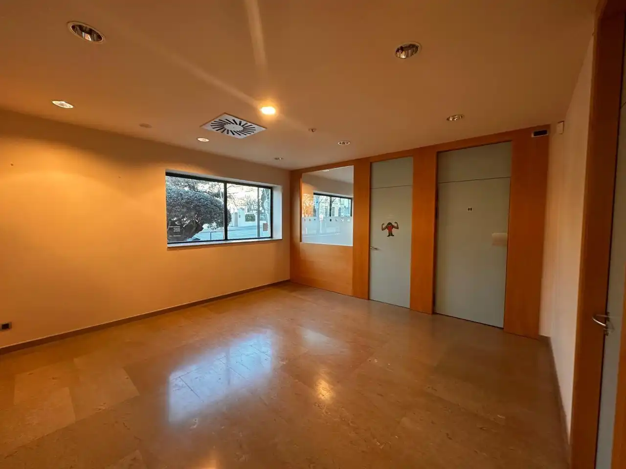 Local comercial de lloguer a JOSEP UMBERT I VENTURA, imagen 10