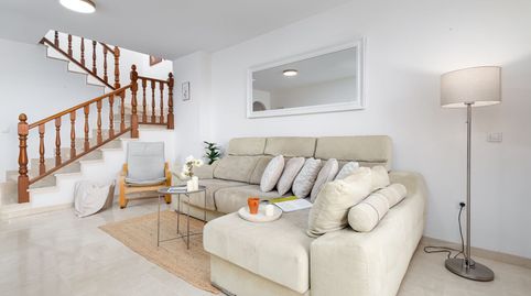 Foto 3 de Dúplex en venta en Los Pacos, Fuengirola