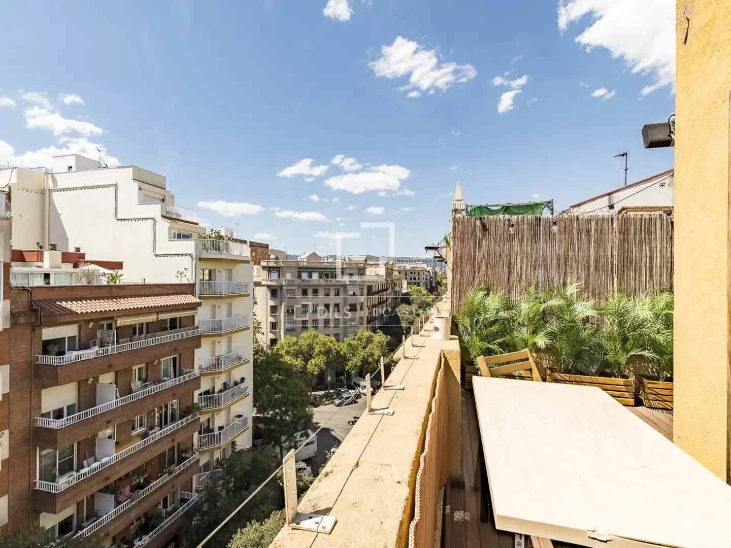 Vista exterior de Ático en venta en Barcelona con Aire acondicionado, Terraza y Amueblado