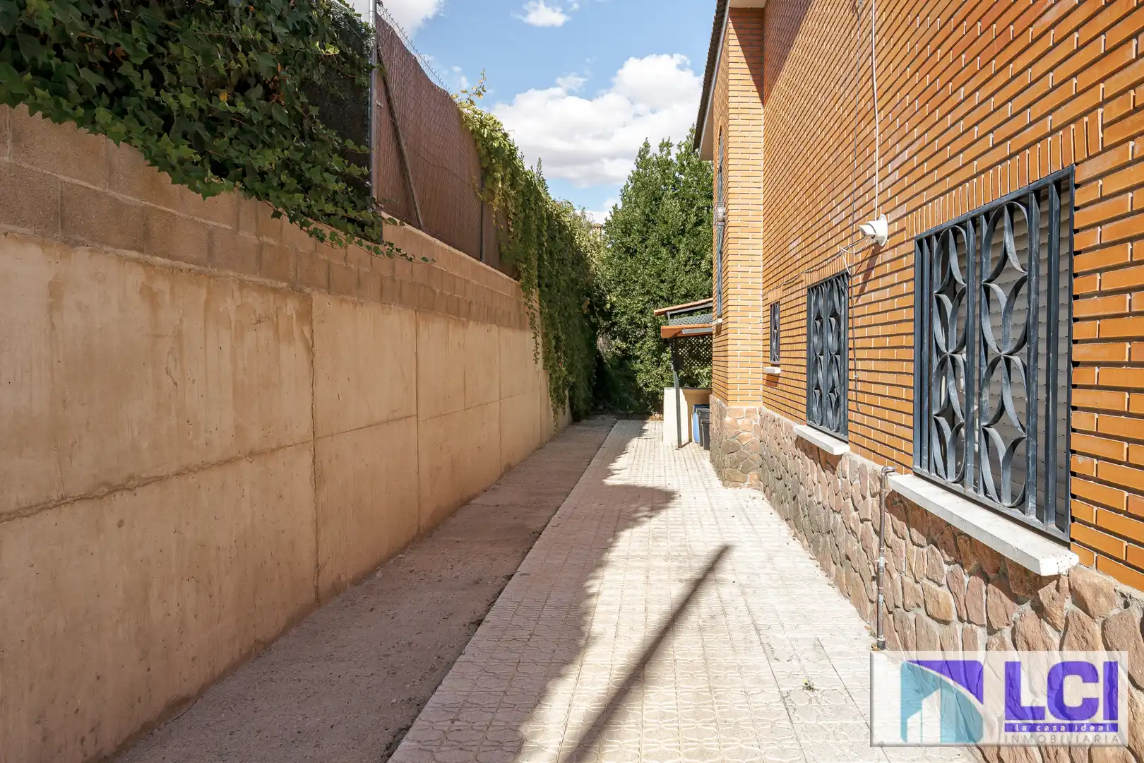 Vista exterior de Casa o chalet en venta en Villalbilla con Calefacción, Jardín privado y Terraza