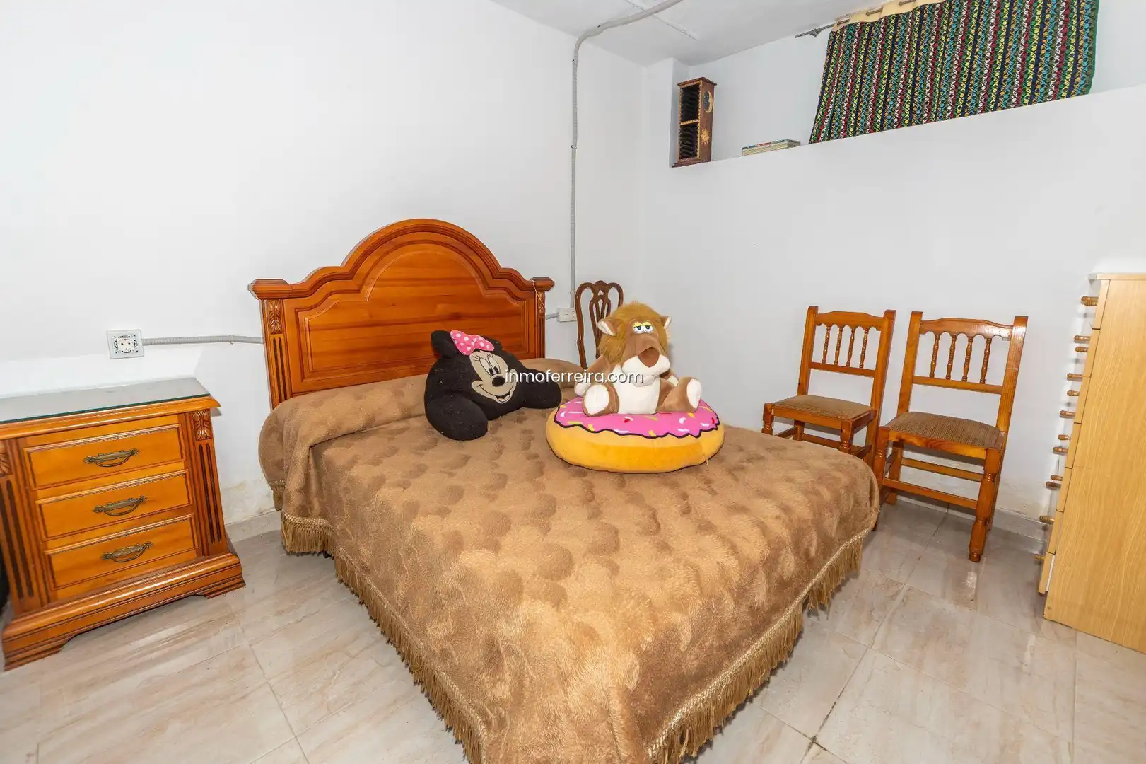 Bedroom of Houses for sale in Darro  with Storage room