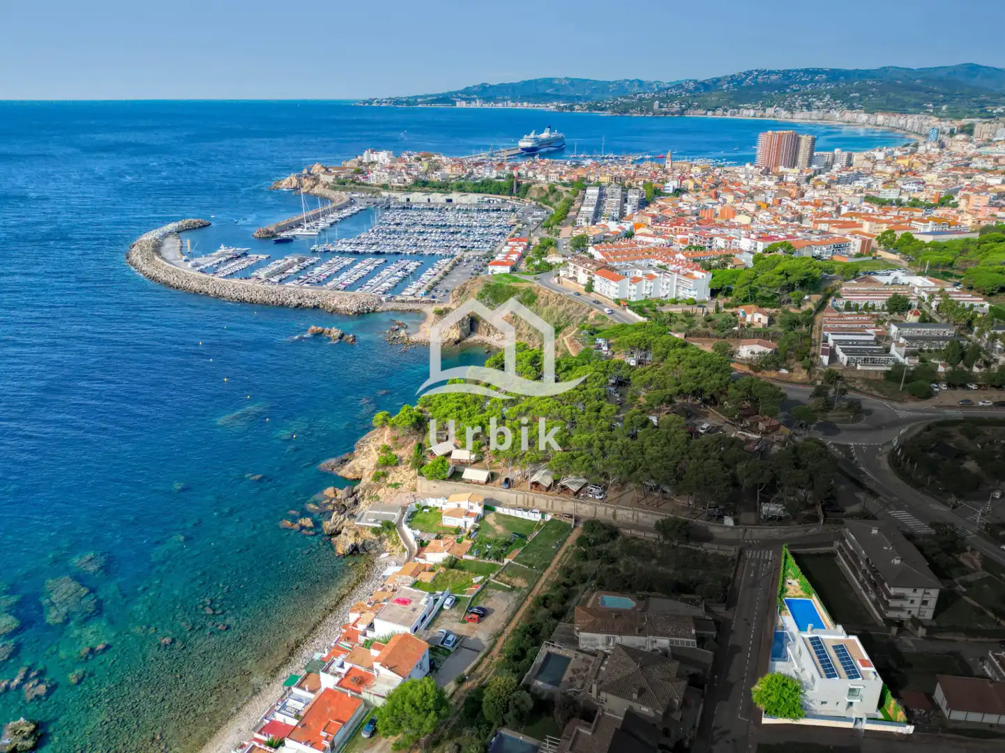 Aparcament de Casa o xalet en venda en Palamós amb Aire condicionat, Calefacció i Jardí privat