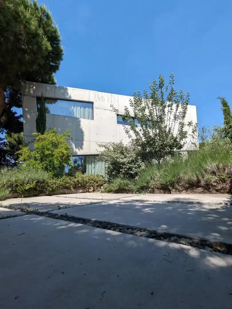 Vista exterior de Casa o xalet en venda en Pozuelo de Alarcón amb Aire condicionat, Piscina i Balcó