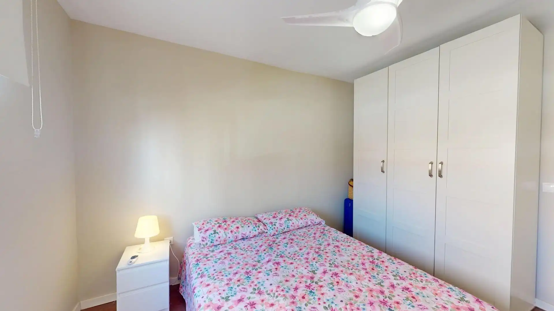 Habitación de Piso de alquiler en Fuengirola con Aire acondicionado, Parquet y Terraza