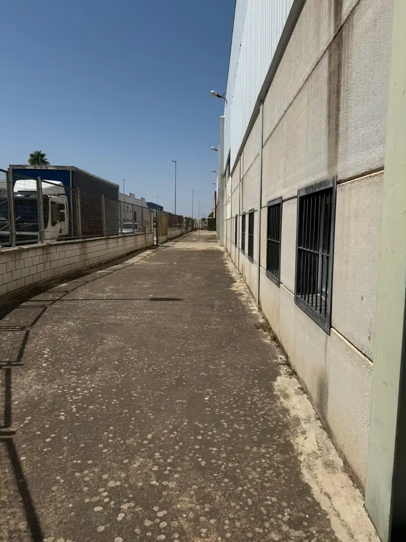Vista exterior de Nave industrial en venta en La Carolina