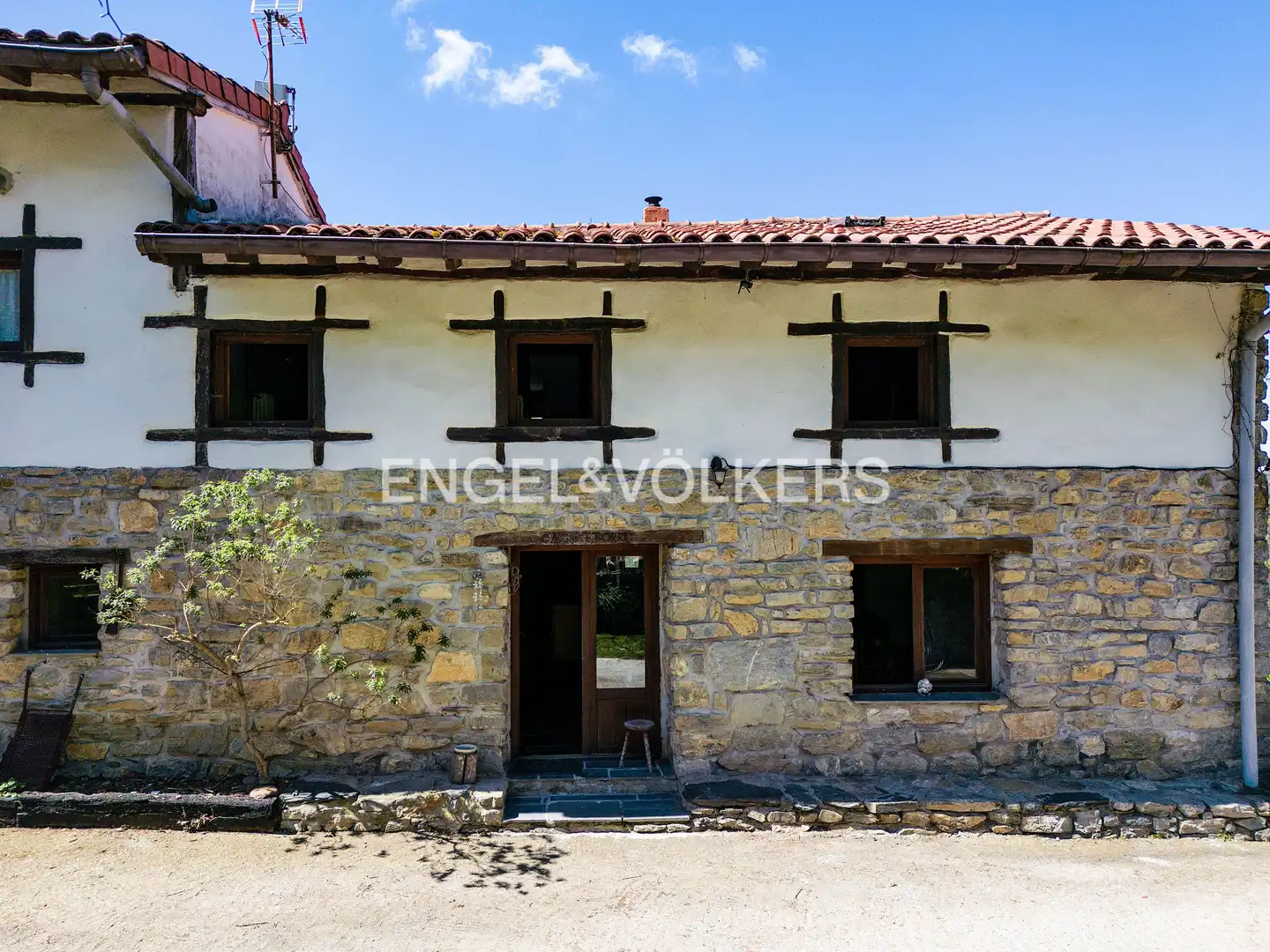 Vista exterior de Casa o chalet en venta en Errezil con Calefacción, Jardín privado y Terraza