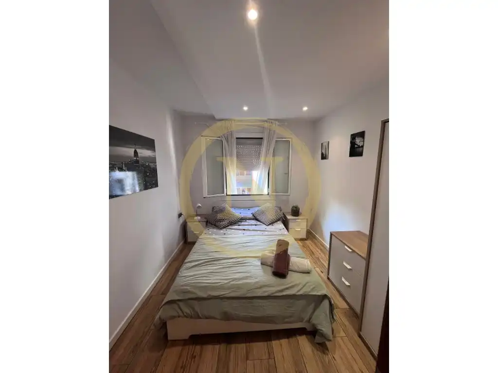 Piso en venta en Carrer de Pujós, Collblanc