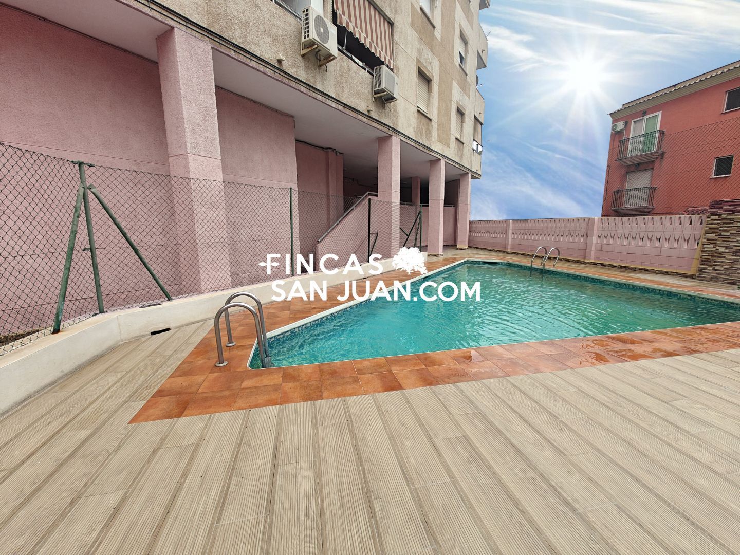 Piscina de Pis en venda en San Vicente del Raspeig / Sant Vicent del Raspeig amb Balcó i Piscina comunitària