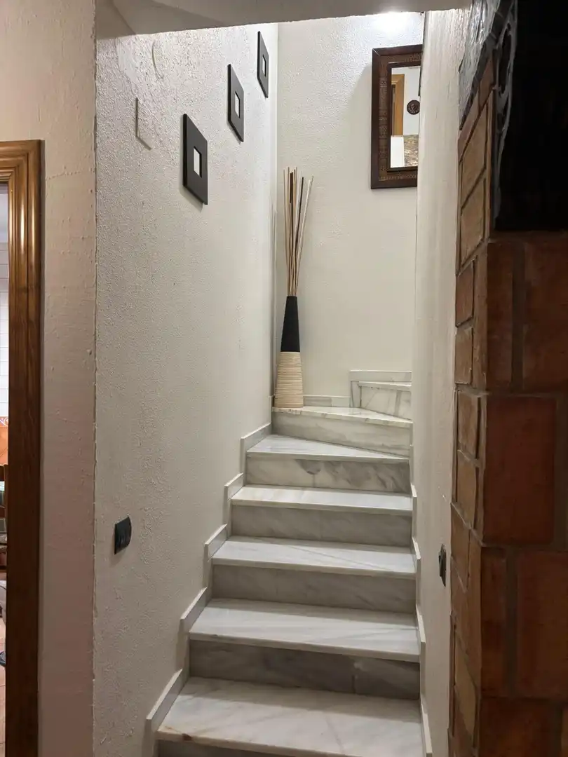 Casa adosada en venda en Alhaurín de la Torre amb Aire condicionat, Moblat i Piscina comunitària