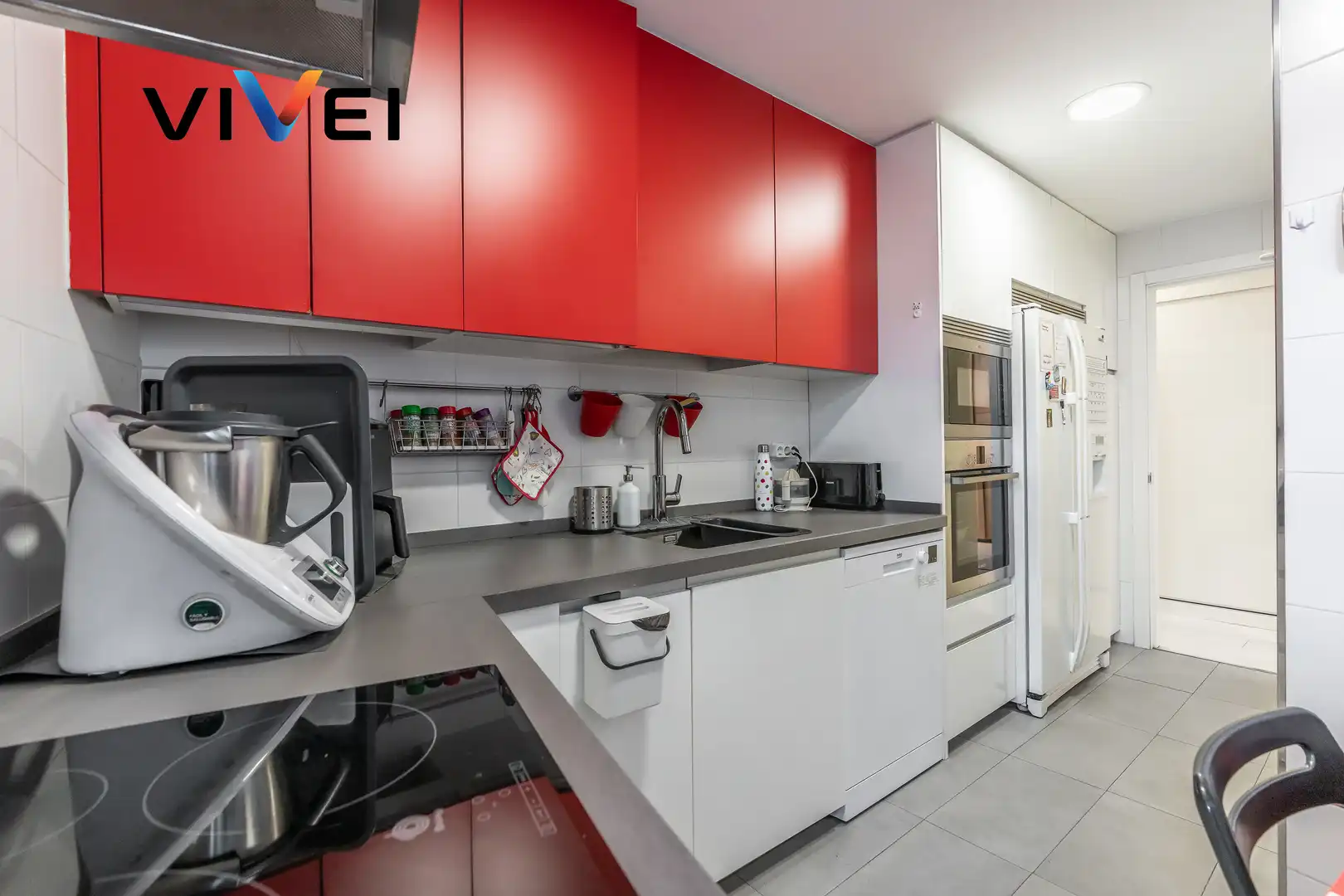 Küche von Dachboden zum Verkauf in Madrid mit Heizung, Terrasse und Balkon