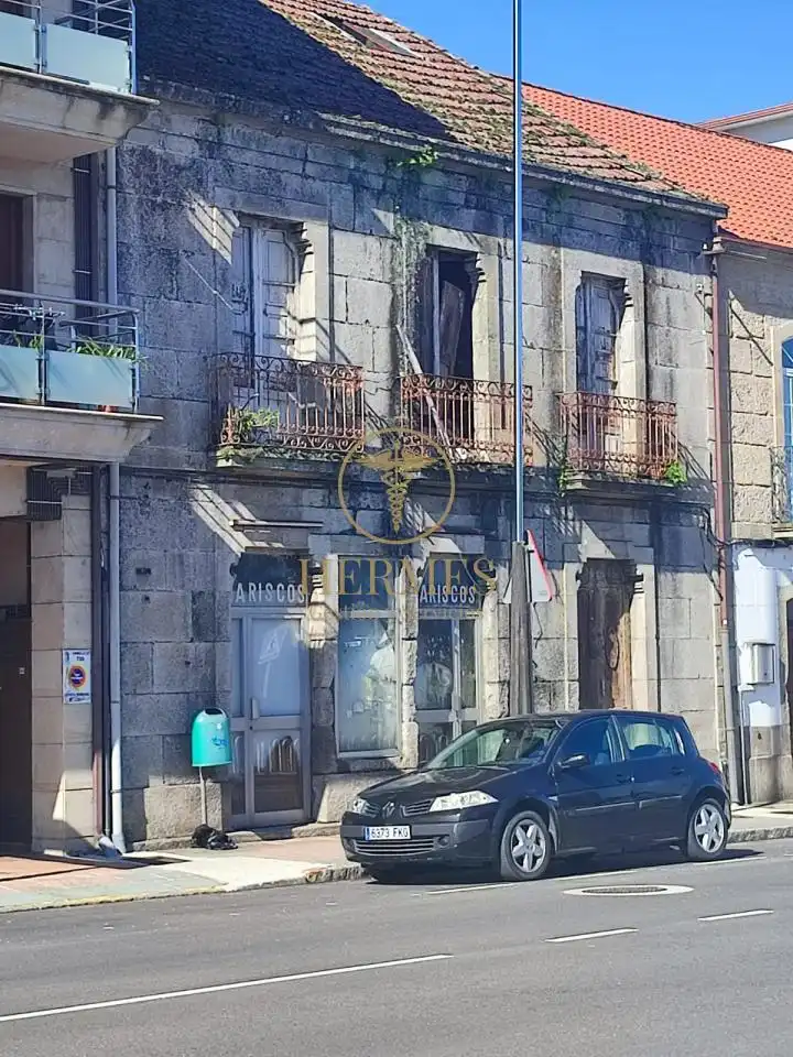 Außenansicht von Gebäude zum Verkauf in Tui