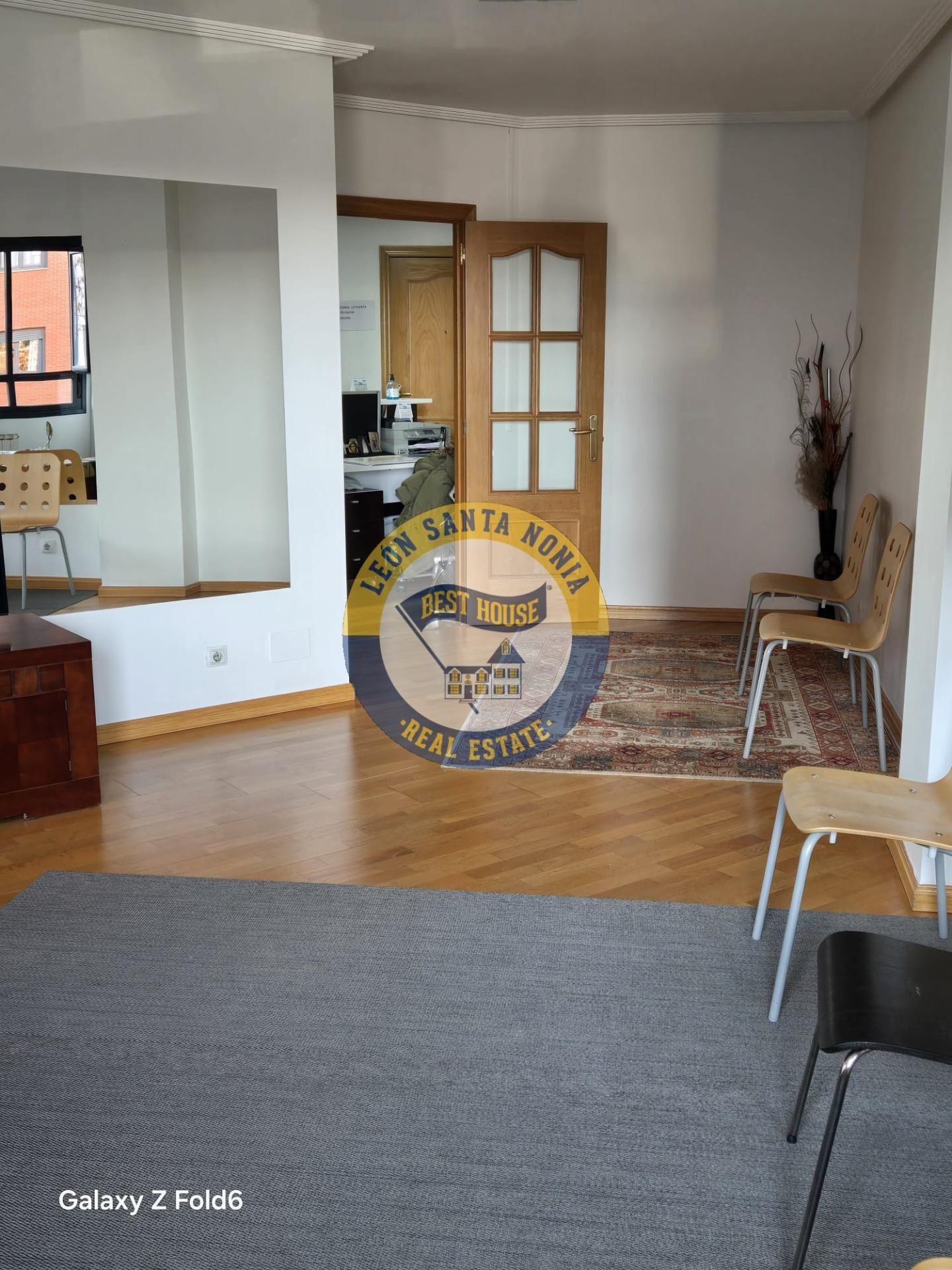 Exterior view of Flat for sale in León Capital   with Terrace and Storage room