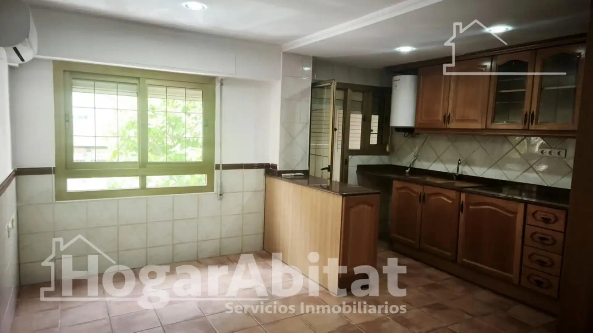 Kitchen of Flat for sale in Valencia  with Air Conditioner, Heating and Balcony