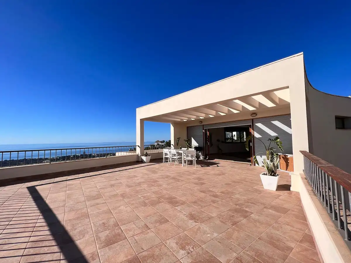 Àtic amb piscina en venda a Río Real - Los Monteros