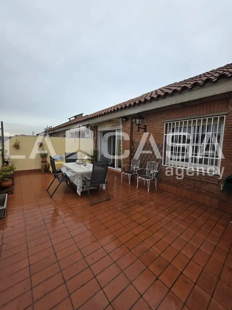 Terrasse von Dachboden zum Verkauf in Barcelona mit Terrasse
