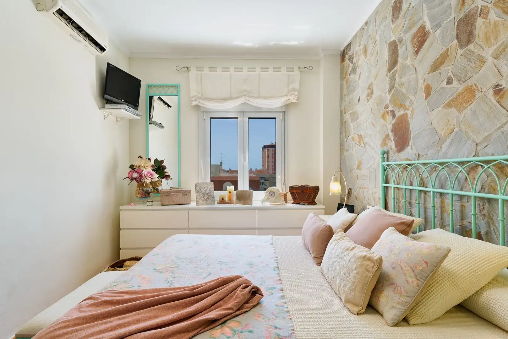 Habitación de Piso en venta en Málaga con Aire acondicionado y Calefacción