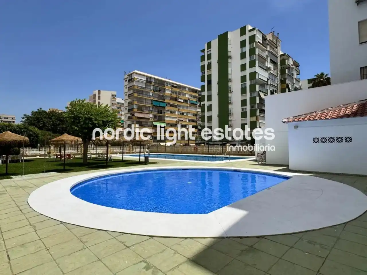 Flat with pool for sale in Torre del Mar