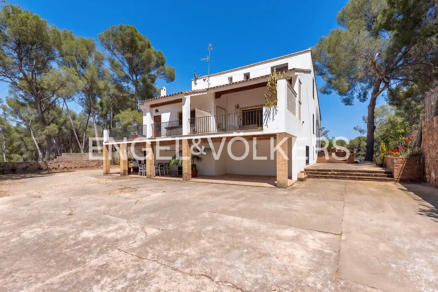 Vista exterior de Finca rústica en venda en Náquera amb Calefacció