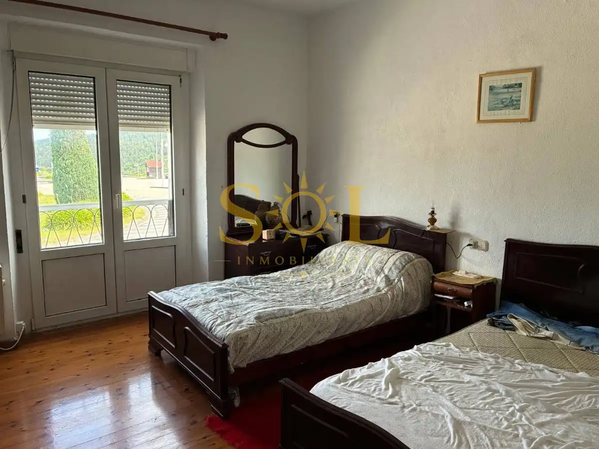 Schlafzimmer von Wohnung zum Verkauf in Soto del Barco mit Heizung und Möbliert