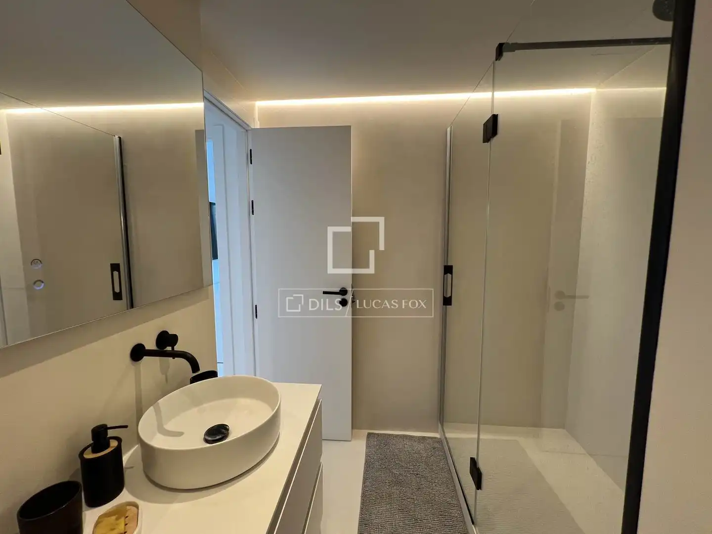Bathroom of Flat for rent in Santa Eulària des Riu  with Air Conditioner, Furnished and Balcony