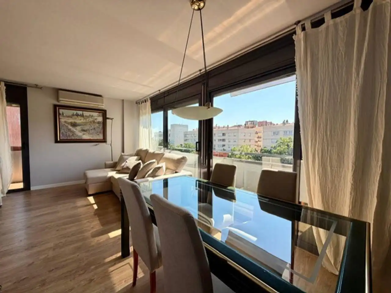 Comedor de Piso de alquiler en Sabadell con Aire acondicionado, Calefacción y Parquet