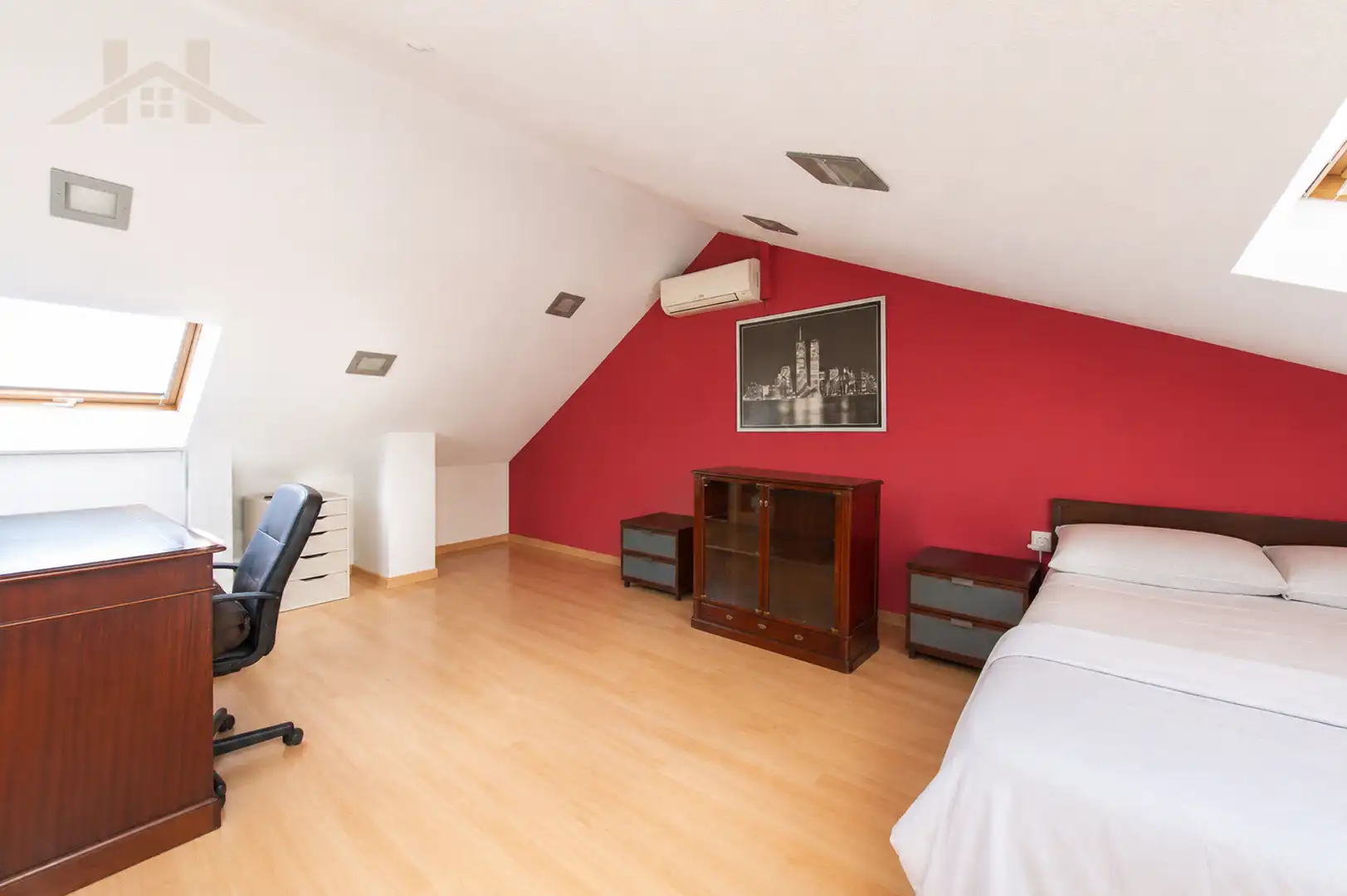 Bedroom of Houses for sale in La Moraleja  with Air Conditioner, Heating and Private garden