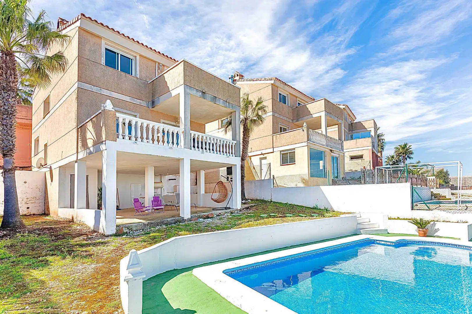 Vista exterior de Casa o chalet en venta en Chiva con Terraza y Piscina comunitaria