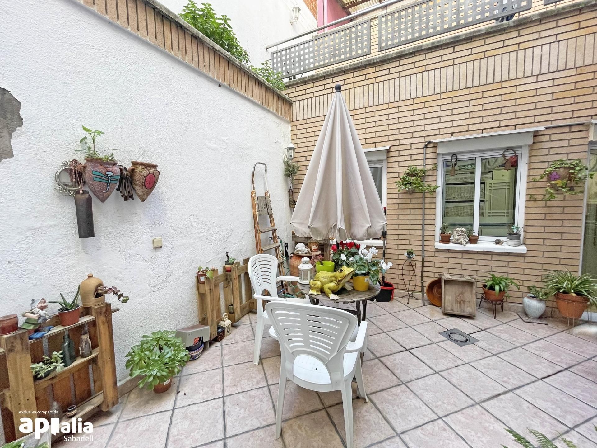 Terrace of House or chalet for sale in Sabadell  with Air Conditioner and Terrace