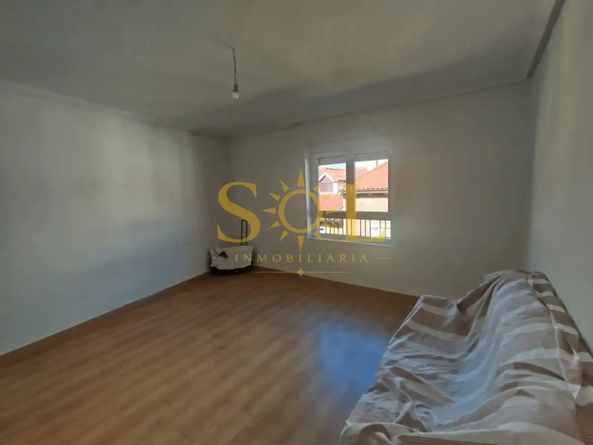 Sala de estar de Piso para compartir en León Capital  con Calefacción, Amueblado y Horno