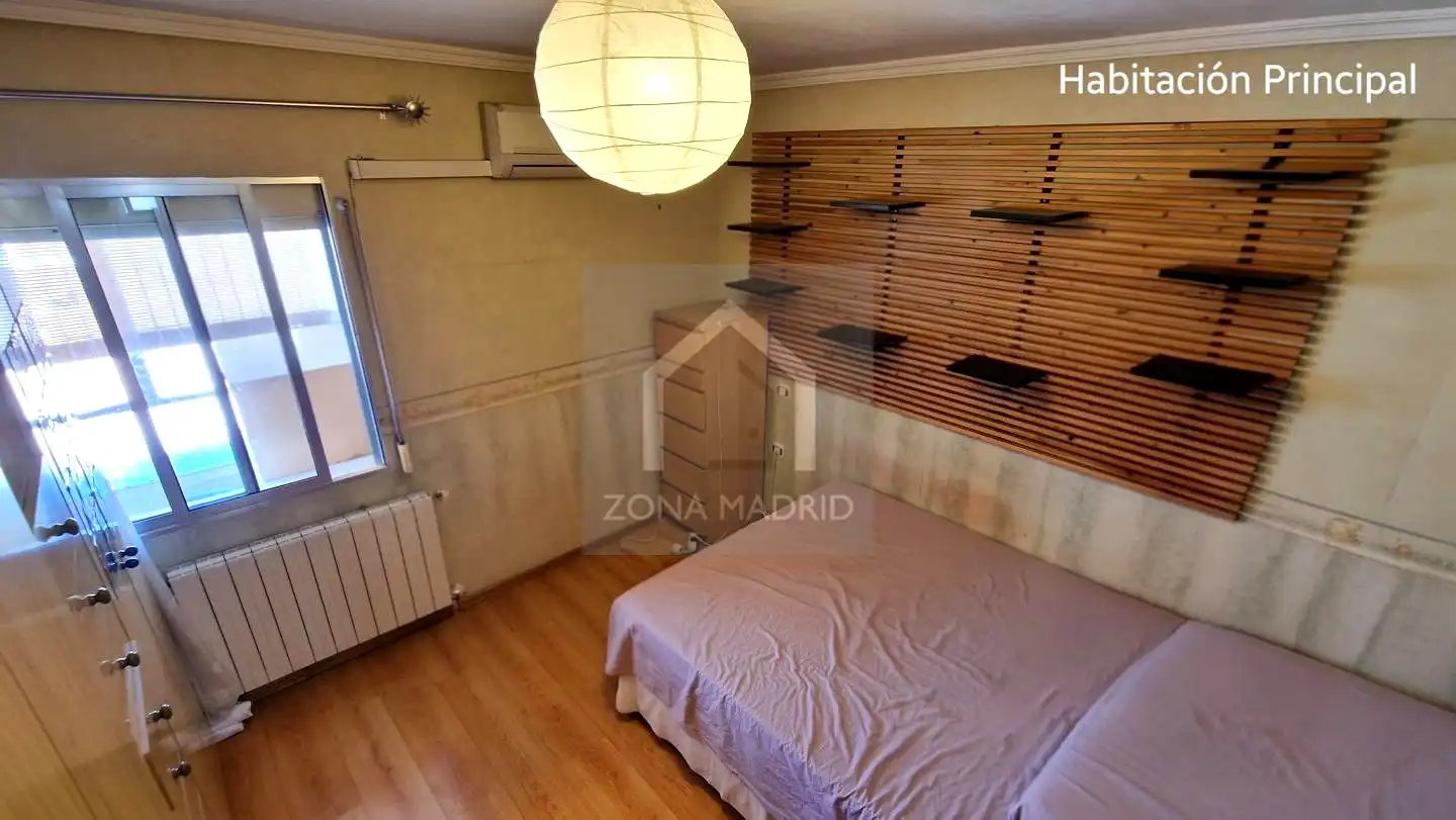 Bedroom of Flat for sale in Madrid  with Air Conditioner and Terrace