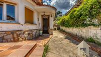 Vista exterior de Casa o xalet en venda en Cerdanyola del Vallès amb Calefacció, Parquet i Terrassa