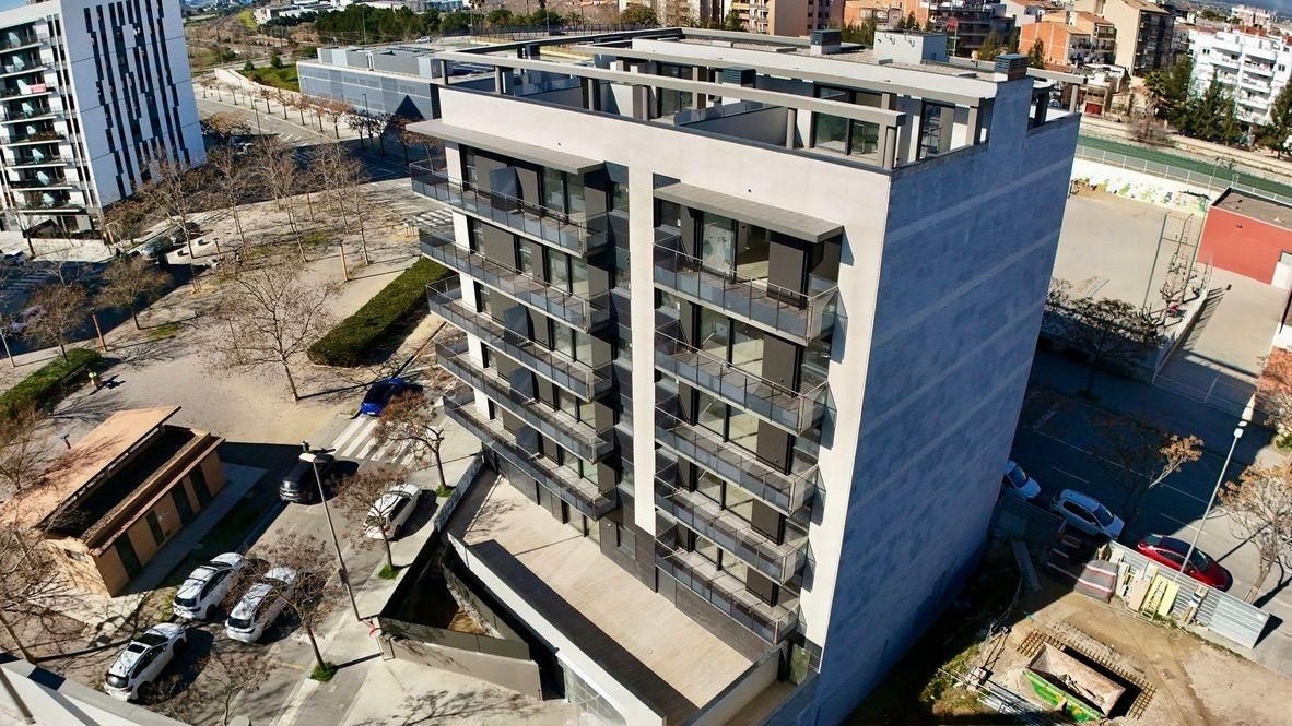 Exterior view of Attic for sale in Vilafranca del Penedès  with Air Conditioner, Private garden and Parquet flooring