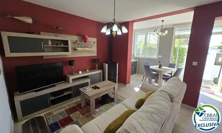 Sala d'estar de Casa o xalet en venda en Roses amb Calefacció, Jardí privat i Traster