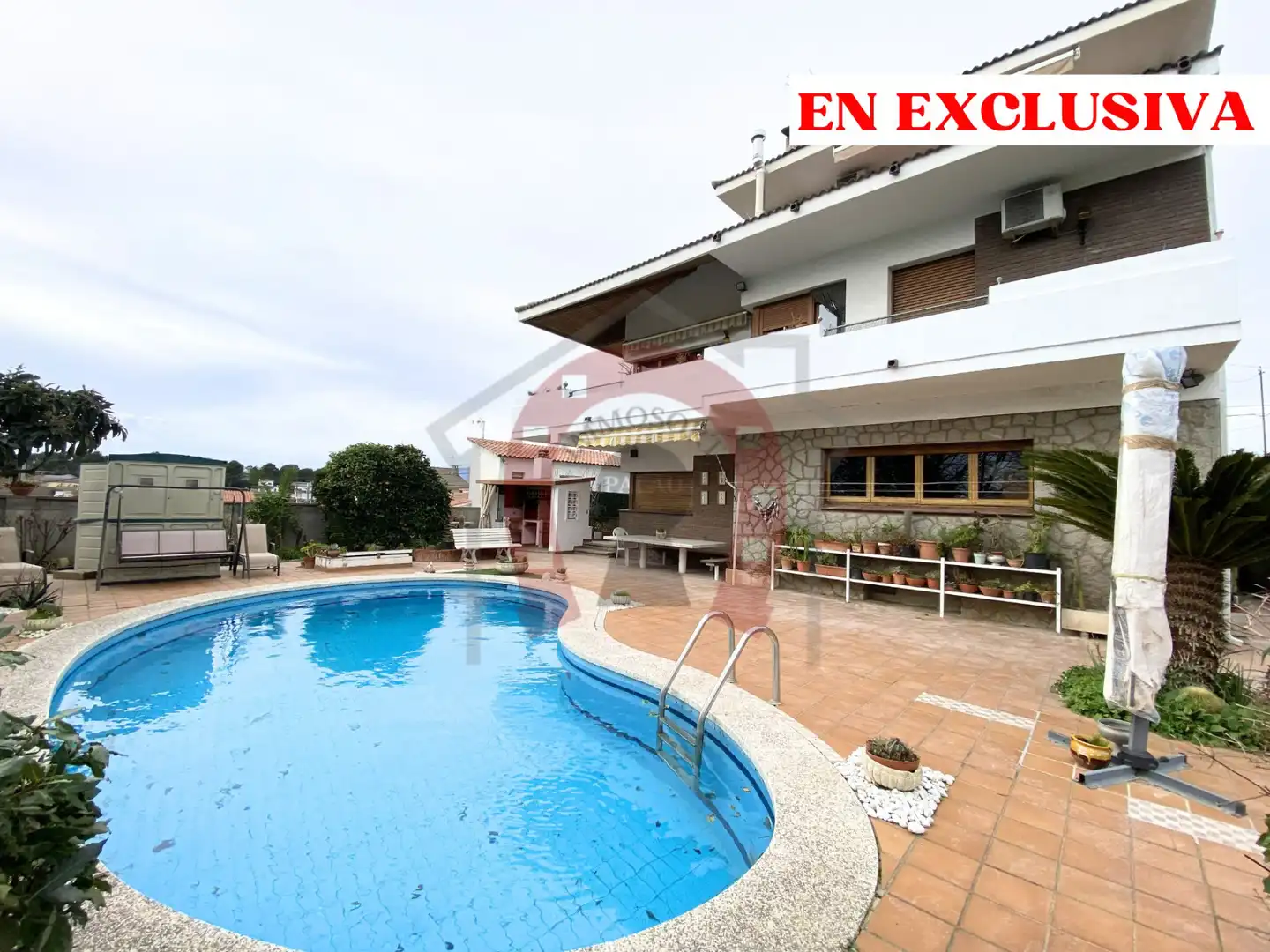 Vista exterior de Casa o chalet en venta en Palau-solità i Plegamans con Terraza, Trastero y Piscina