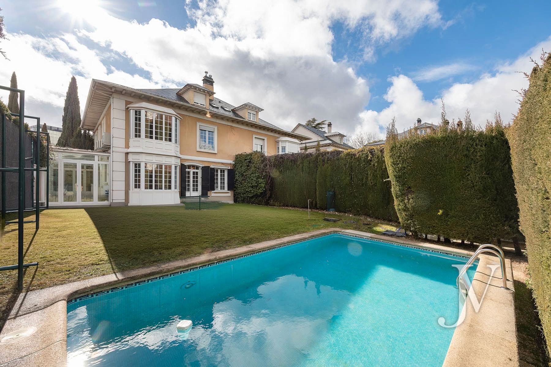 Casa adosada de lloguer a Avenida Carondelet, Conde Orgaz - Piovera, Hortaleza