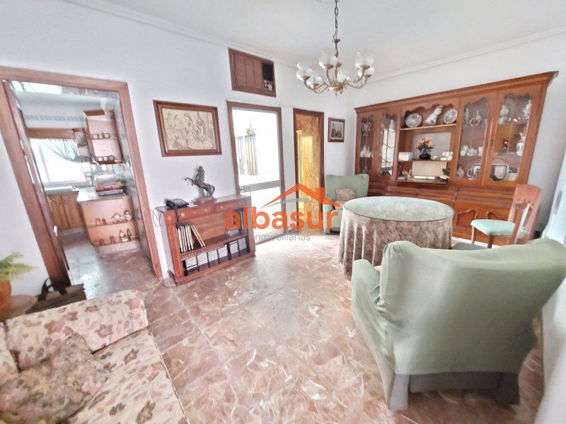 Sala d'estar de Casa o xalet en venda en  Córdoba Capital amb Aire condicionat, Terrassa i Traster