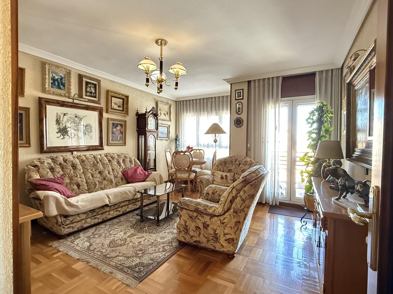 Sala d'estar de Pis en venda en Guadalajara Capital amb Calefacció, Parquet i Terrassa