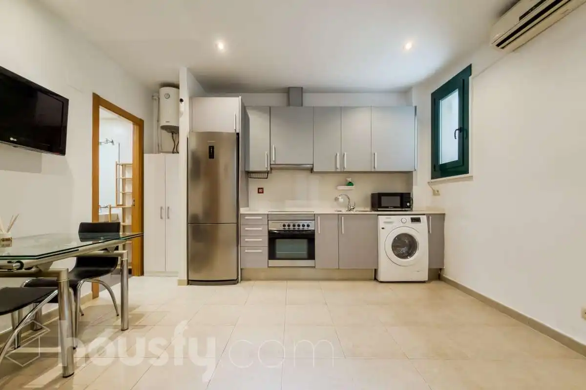 Kitchen of Flat for sale in Barcelona  with Air Conditioner and Furnished