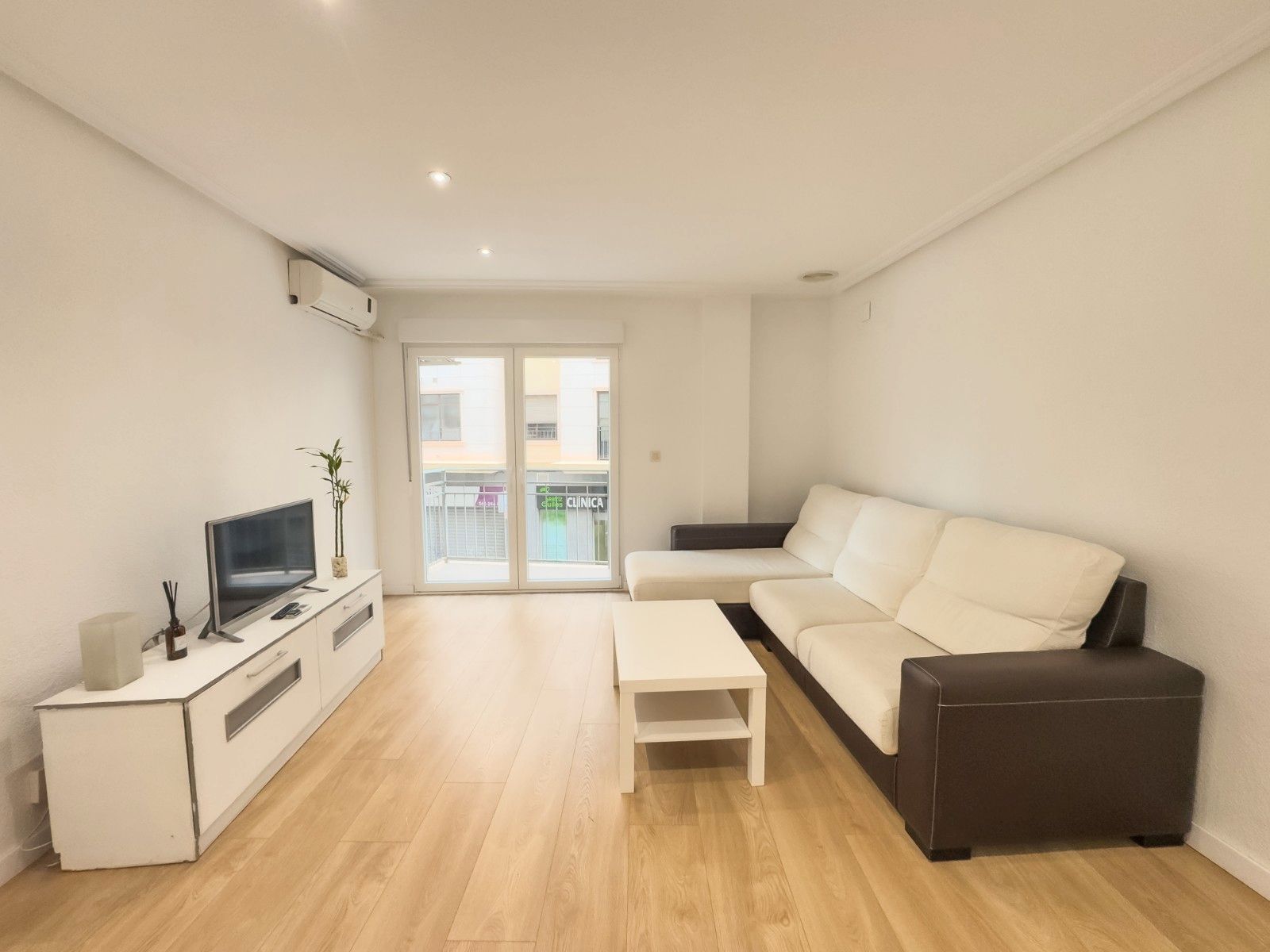 Sala d'estar de Pis de lloguer en Elche / Elx amb Aire condicionat, Calefacció i Parquet