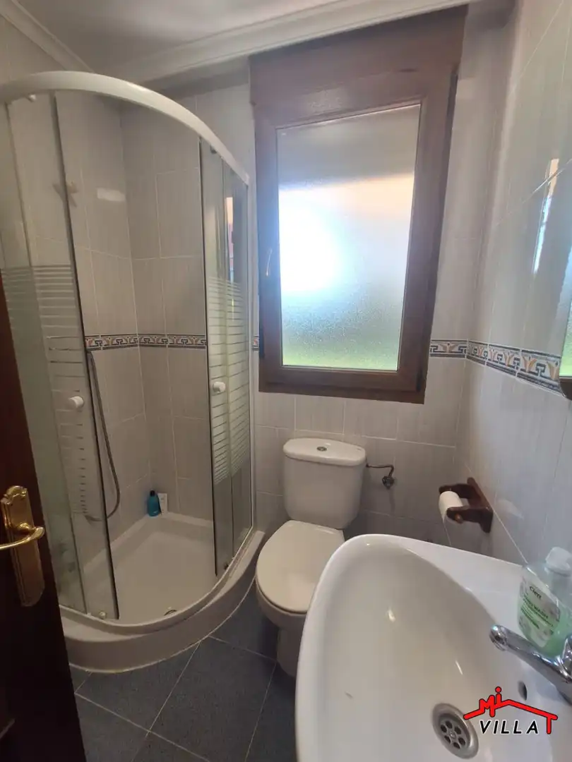 Bathroom of Ground floor for rent in Liendo  with Heating, Terrace and Furnished