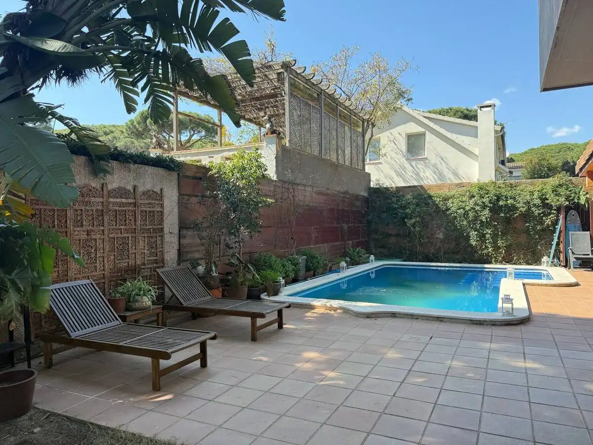 Swimming pool of Houses for rent in Castelldefels  with Air Conditioner, Private garden and Terrace