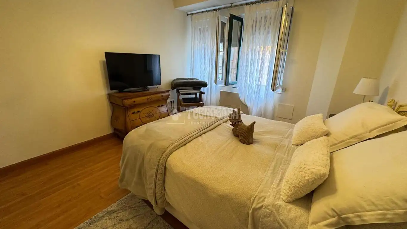 Bedroom of Flat for sale in Gijón 