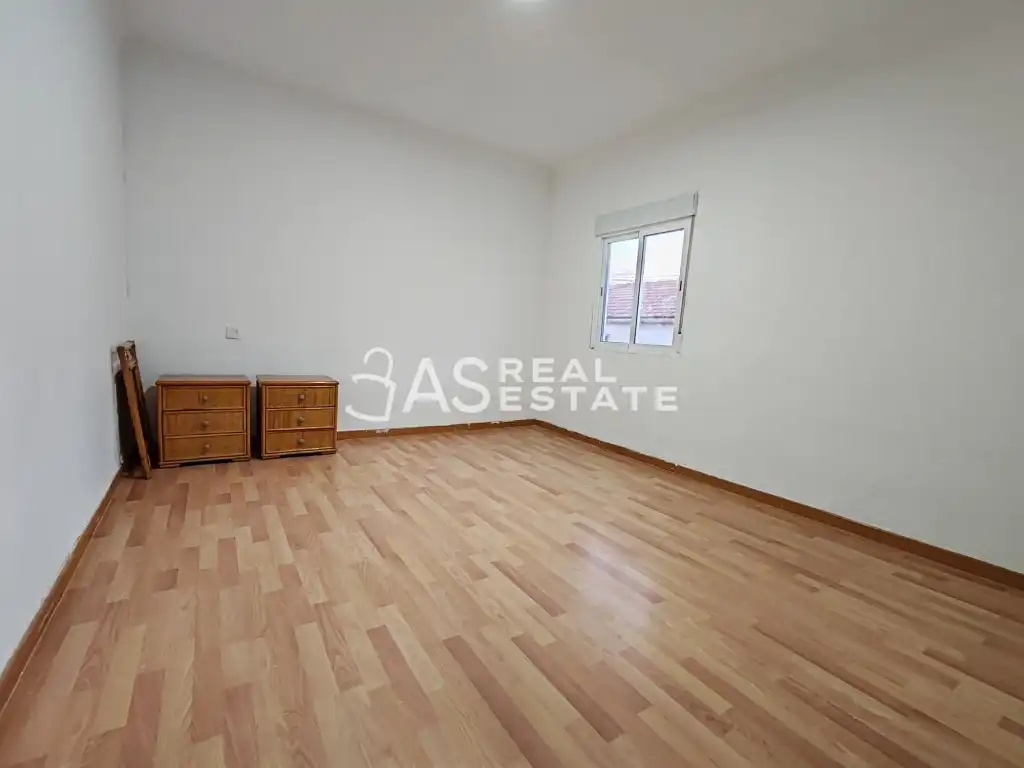 Piso en venta en Alicante / Alacant con Terraza y Amueblado