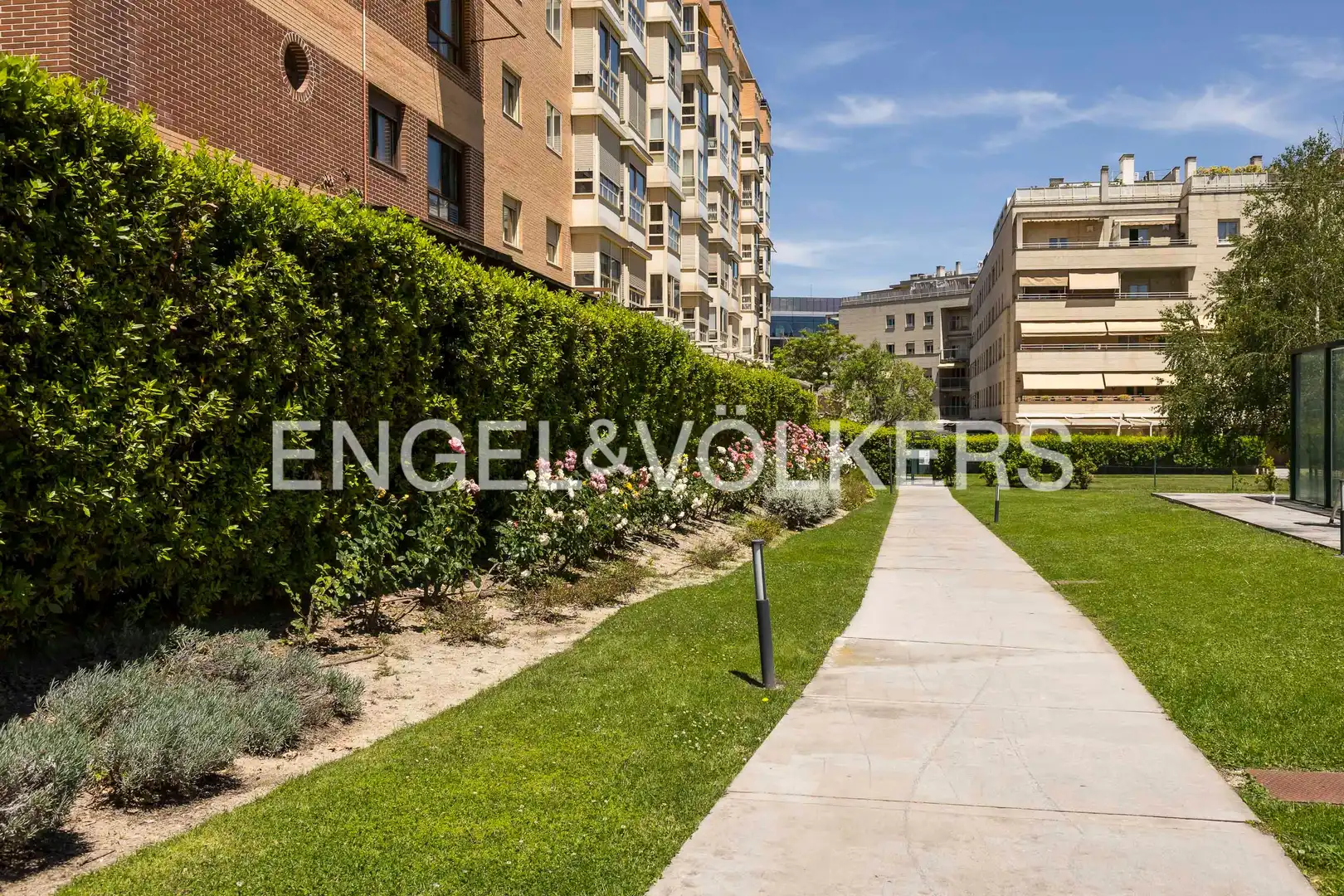 Vista exterior de Piso en venta en Madrid con Aire acondicionado y Calefacción