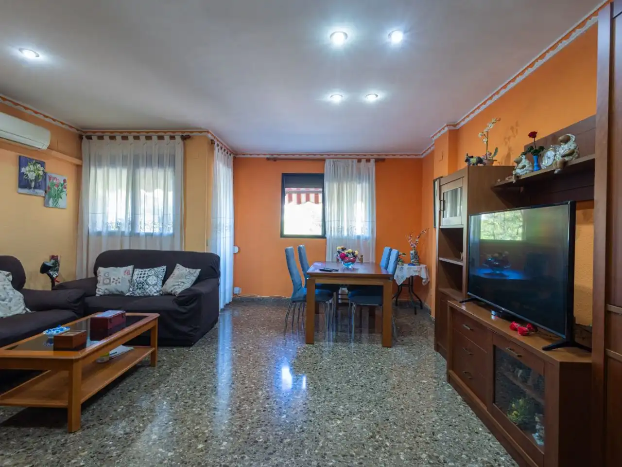 Sala d'estar de Pis en venda en Burjassot amb Aire condicionat i Balcó