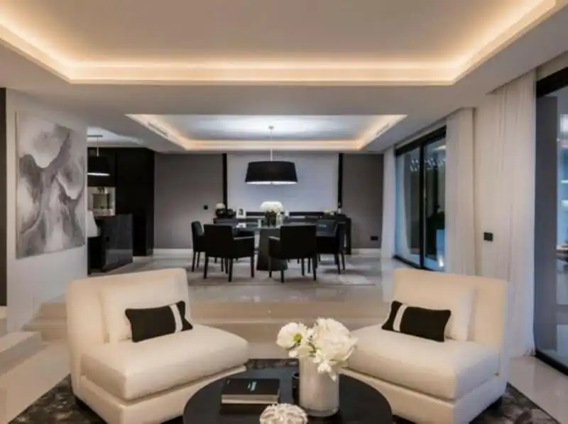 Sala d'estar de Casa o xalet de lloguer en Marbella amb Aire condicionat, Calefacció i Jardí privat