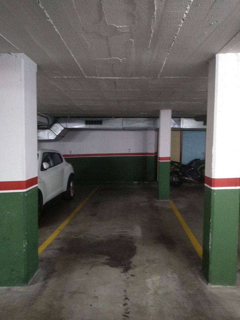 Garage to rent in Plaça del Vapor Ventalló, Barri del Centre, Centre